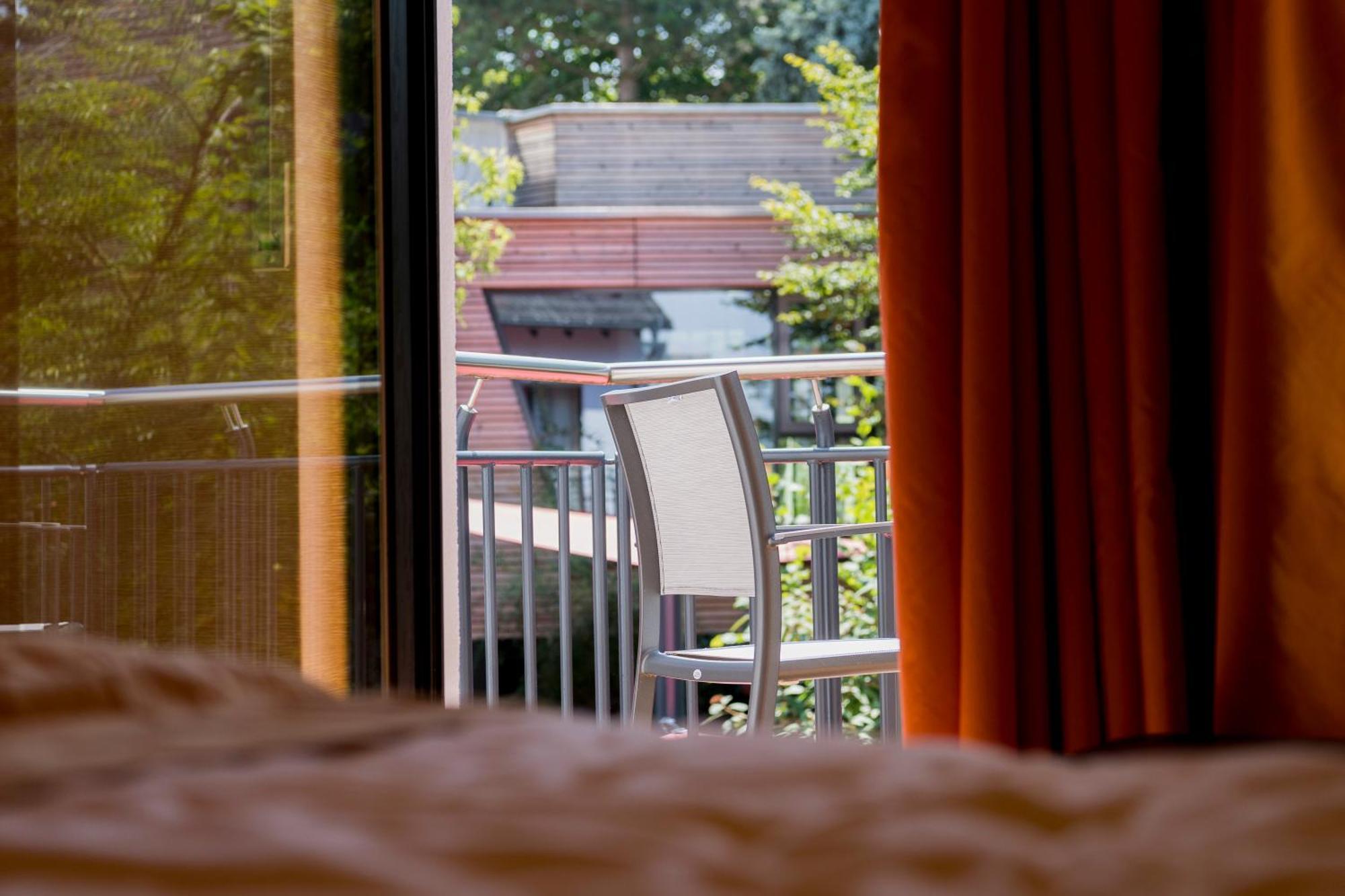Atrium 4*